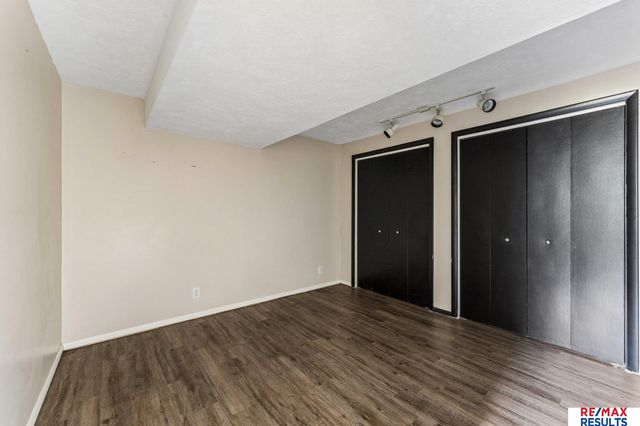 15230 Lincoln Circle, Omaha, NE 68154