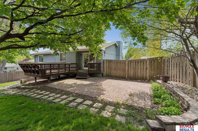 15230 Lincoln Circle, Omaha, NE 68154