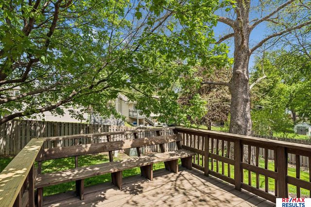 15230 Lincoln Circle, Omaha, NE 68154