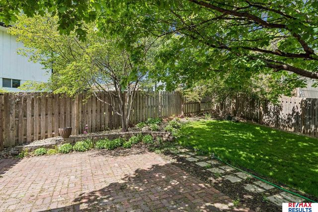 15230 Lincoln Circle, Omaha, NE 68154