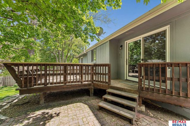 15230 Lincoln Circle, Omaha, NE 68154