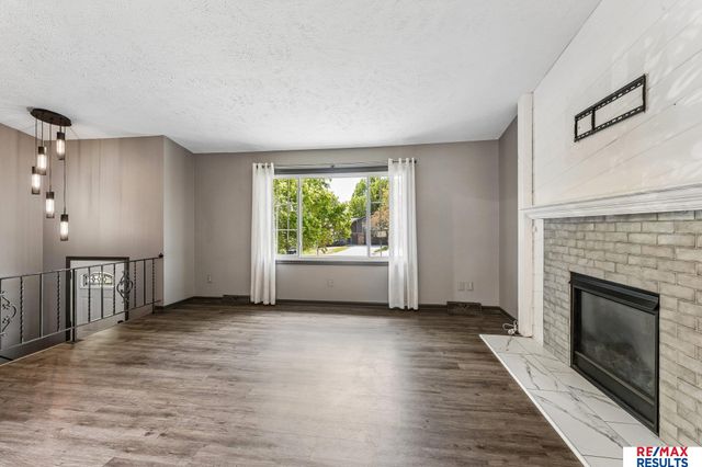 15230 Lincoln Circle, Omaha, NE 68154