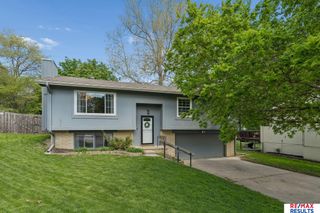 15230 Lincoln Circle, Omaha, NE 68154