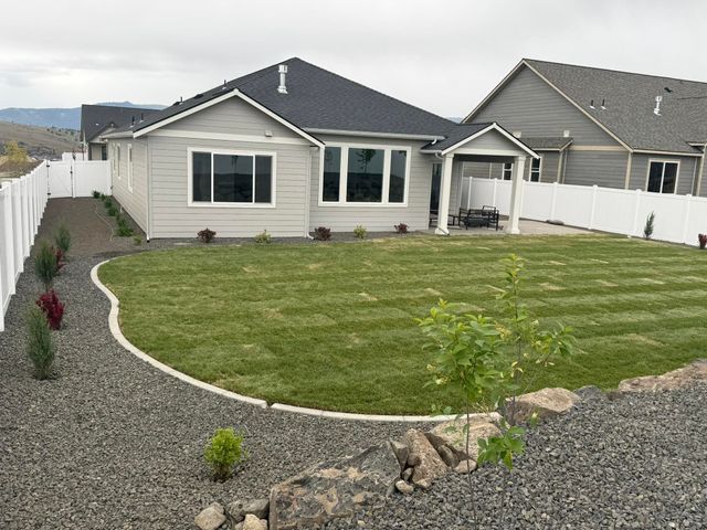 1304 S Manifold Rd, Spokane Valley, WA 99016