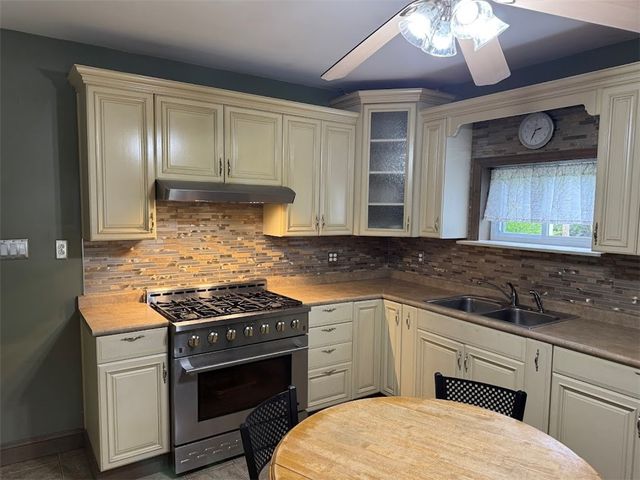 101 Linden St, Shaler, PA 15116