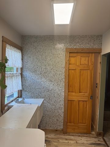 101 Linden St, Shaler, PA 15116