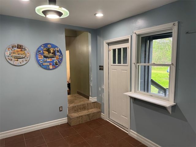 101 Linden St, Shaler, PA 15116