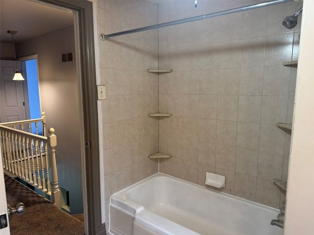 101 Linden St, Shaler, PA 15116