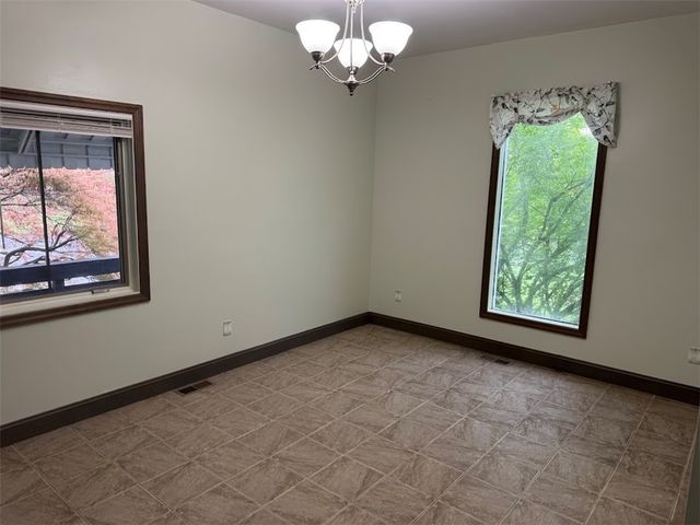 101 Linden St, Shaler, PA 15116