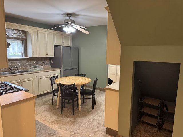 101 Linden St, Shaler, PA 15116