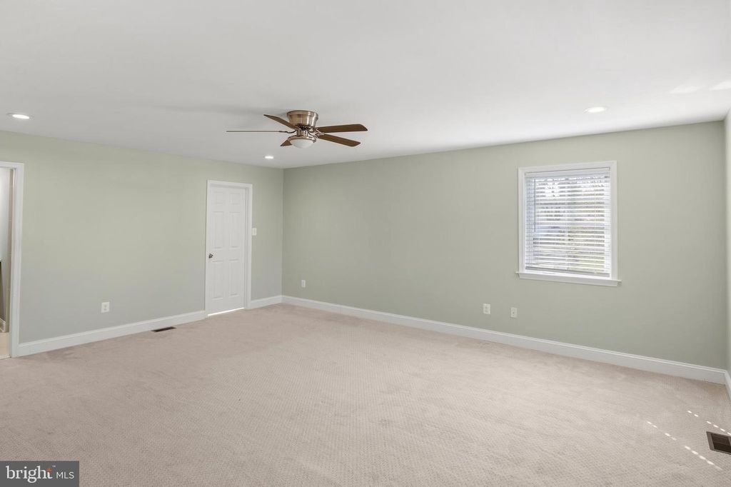 Image 21 of property listing at 8254 D ST, Chesapeake Beach, MD 20732