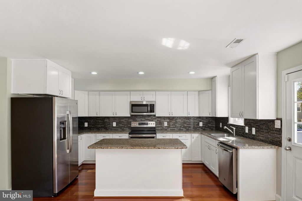 Image 8 of property listing at 8254 D ST, Chesapeake Beach, MD 20732