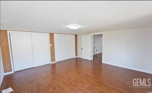 2880 N Inyo Street, Bakersfield, CA 93305