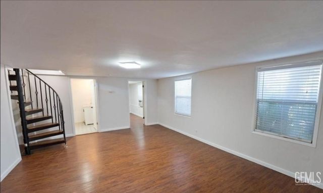 2880 N Inyo Street, Bakersfield, CA 93305