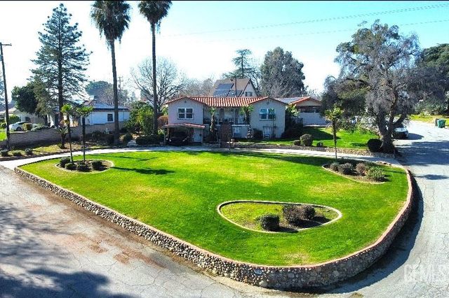 2880 N Inyo Street, Bakersfield, CA 93305