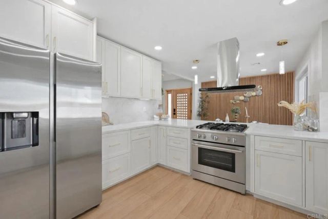 2640 Chestnut Avenue, Carlsbad, CA 92010