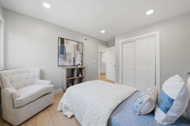 2640 Chestnut Avenue, Carlsbad, CA 92010