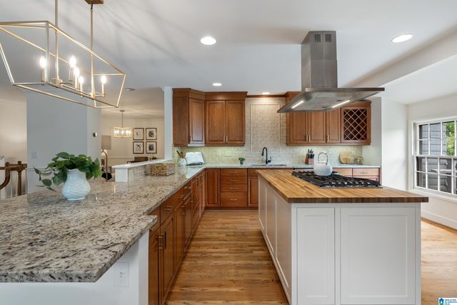 105 HERITAGE CIRCLE, Mountain Brook, AL 35213