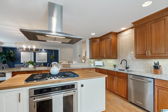 105 HERITAGE CIRCLE, Mountain Brook, AL 35213