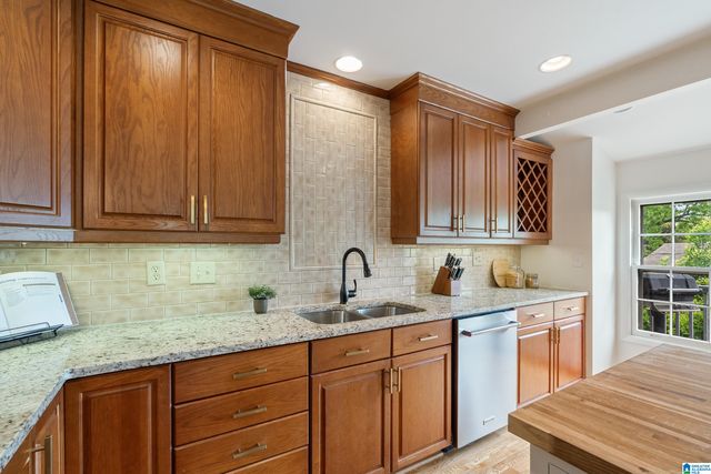 105 HERITAGE CIRCLE, Mountain Brook, AL 35213