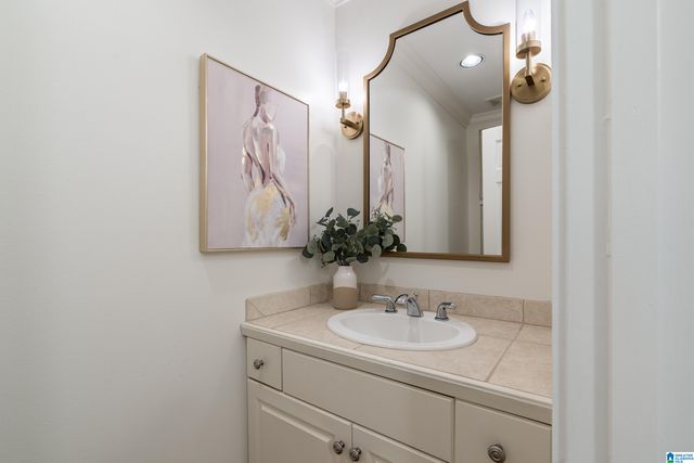 105 HERITAGE CIRCLE, Mountain Brook, AL 35213