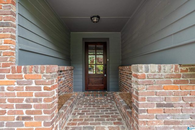 105 HERITAGE CIRCLE, Mountain Brook, AL 35213