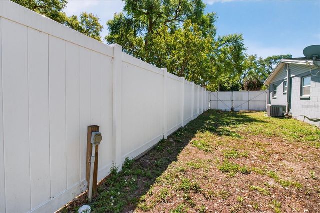 5865 92ND AVENUE N, Pinellas Park, FL 33782