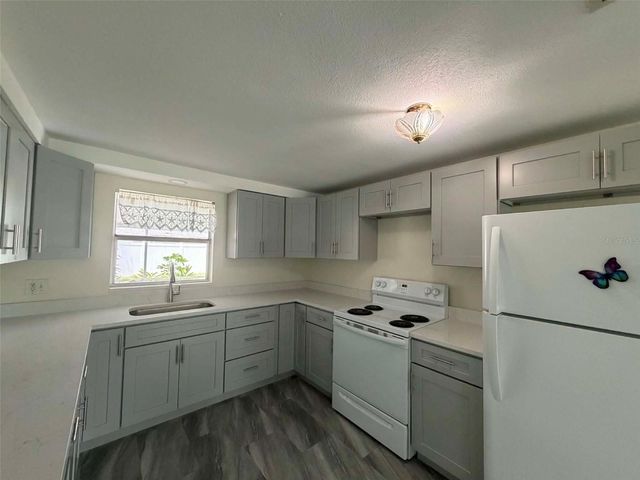 5865 92ND AVENUE N, Pinellas Park, FL 33782