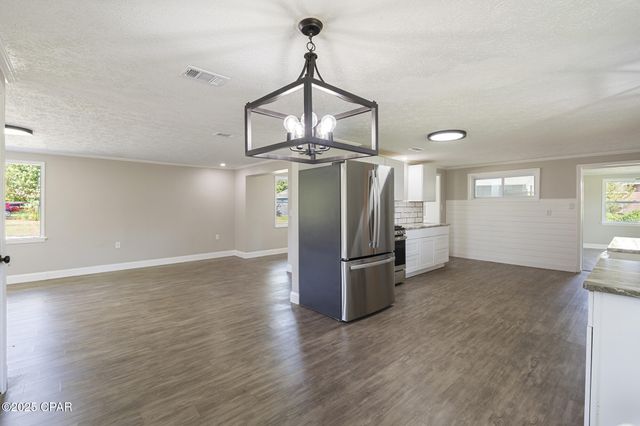 5136 Lake Drive, Panama City, FL 32404