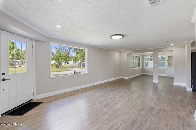 5136 Lake Drive, Panama City, FL 32404