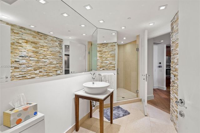 450 Alton Rd 806, Miami Beach, FL 33139