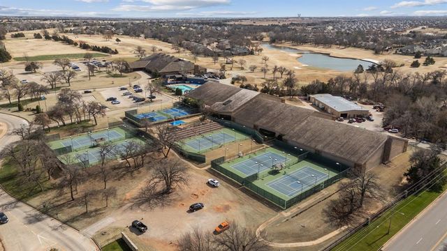 1011 Saint Andrews Drive, Edmond, OK 73025