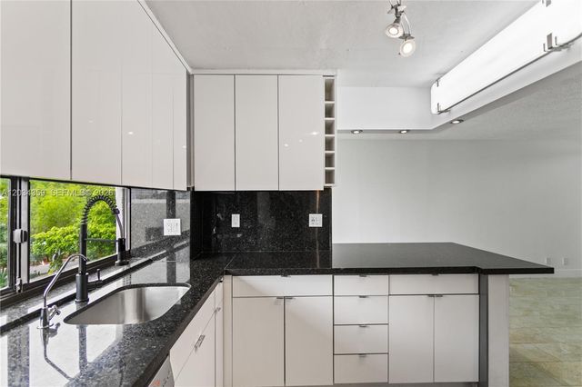 17021 N Bay Rd 429, Sunny Isles Beach, FL 33160