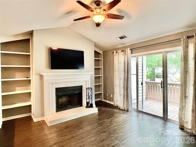 3306 Selwyn Farms Lane 7, Charlotte, NC 28209