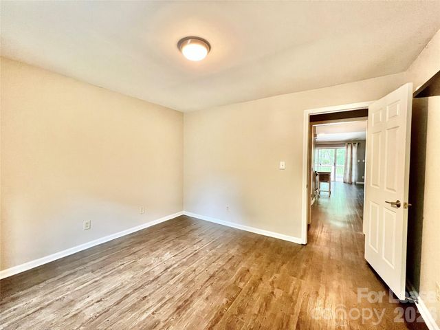 3306 Selwyn Farms Lane 7, Charlotte, NC 28209