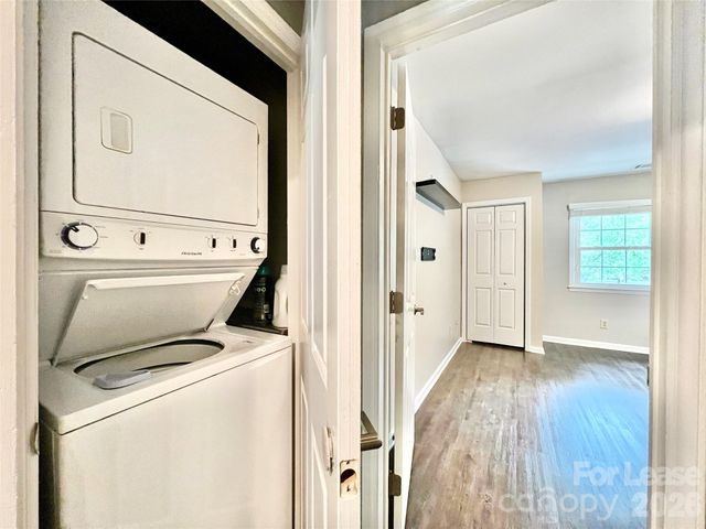 3306 Selwyn Farms Lane 7, Charlotte, NC 28209