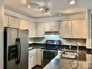 3306 Selwyn Farms Lane 7, Charlotte, NC 28209