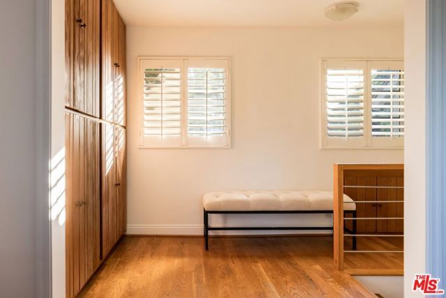 1030 N Kenter Avenue, Los Angeles, CA 90049