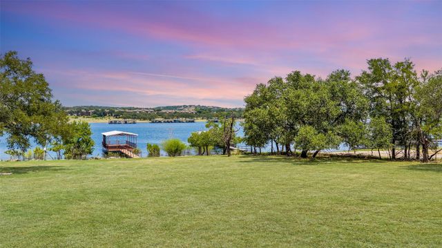 20904 W LAKESHORE DR, Spicewood, TX 78669