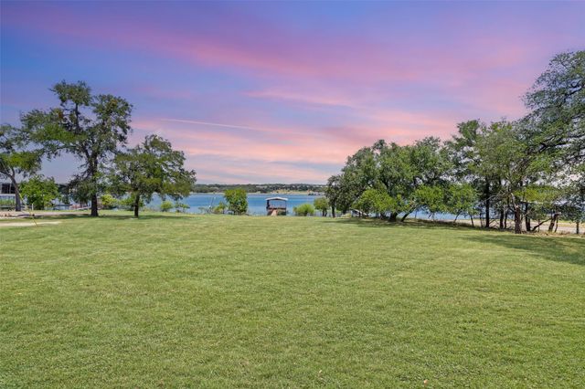 20904 W LAKESHORE DR, Spicewood, TX 78669