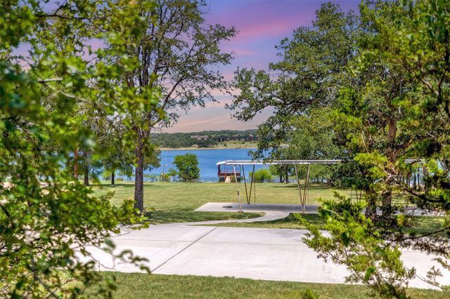 20904 W LAKESHORE DR, Spicewood, TX 78669