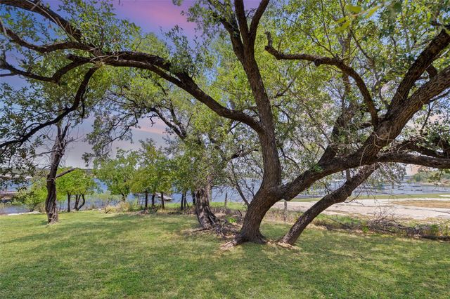 20904 W LAKESHORE DR, Spicewood, TX 78669