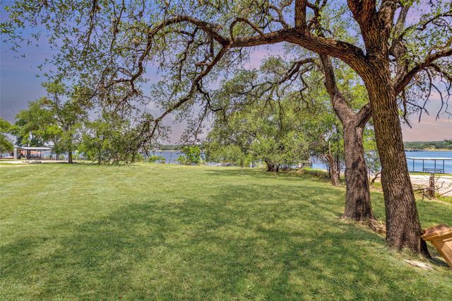 20904 W LAKESHORE DR, Spicewood, TX 78669