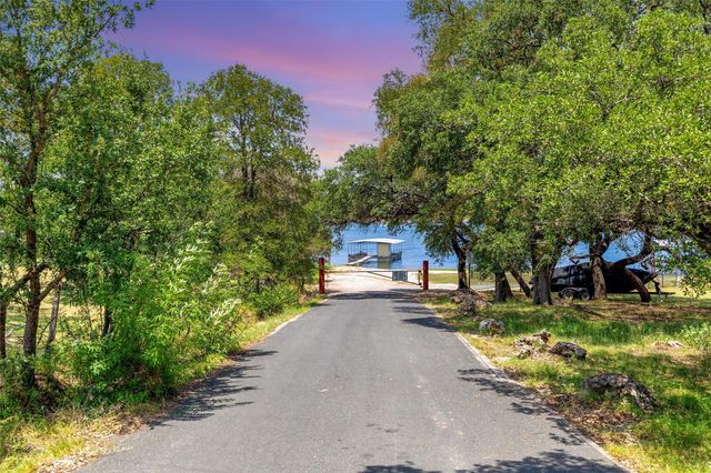 20904 W LAKESHORE DR, Spicewood, TX 78669