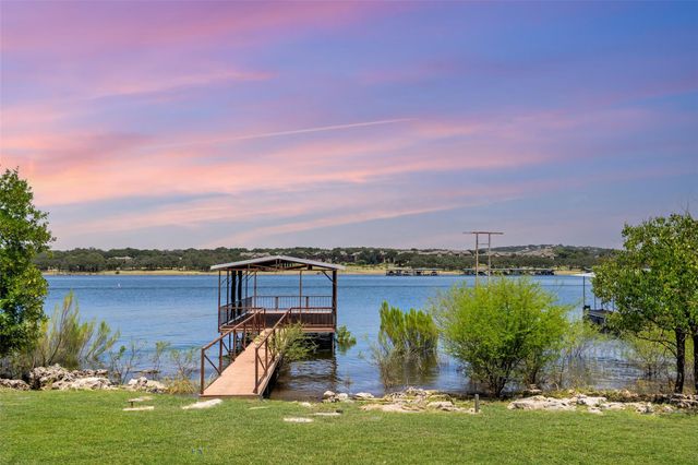 20904 W LAKESHORE DR, Spicewood, TX 78669