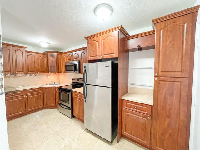 4450 SW 67th Ave I, Miami, FL 33155