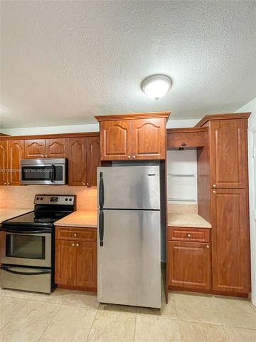 4450 SW 67th Ave I, Miami, FL 33155