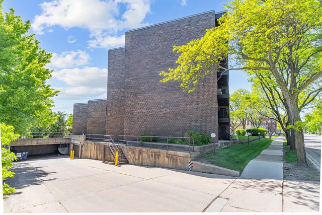 5019 MULFORD Street 201, Skokie, IL 60077