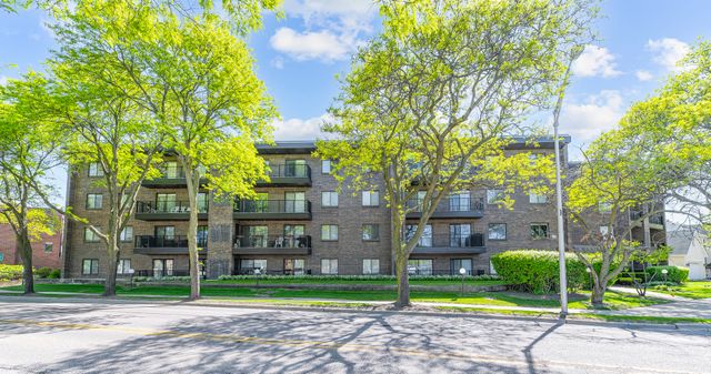 5019 MULFORD Street 201, Skokie, IL 60077
