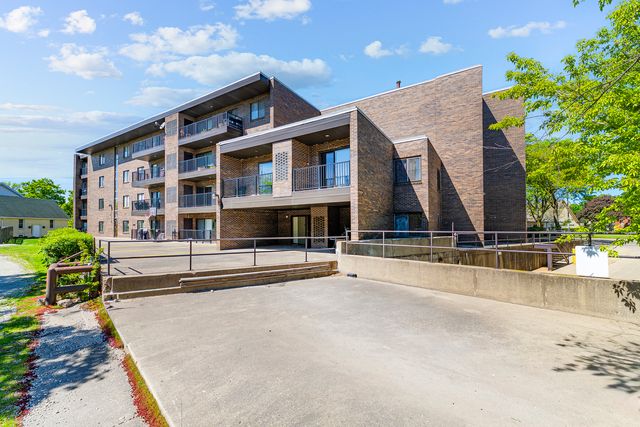 5019 MULFORD Street 201, Skokie, IL 60077